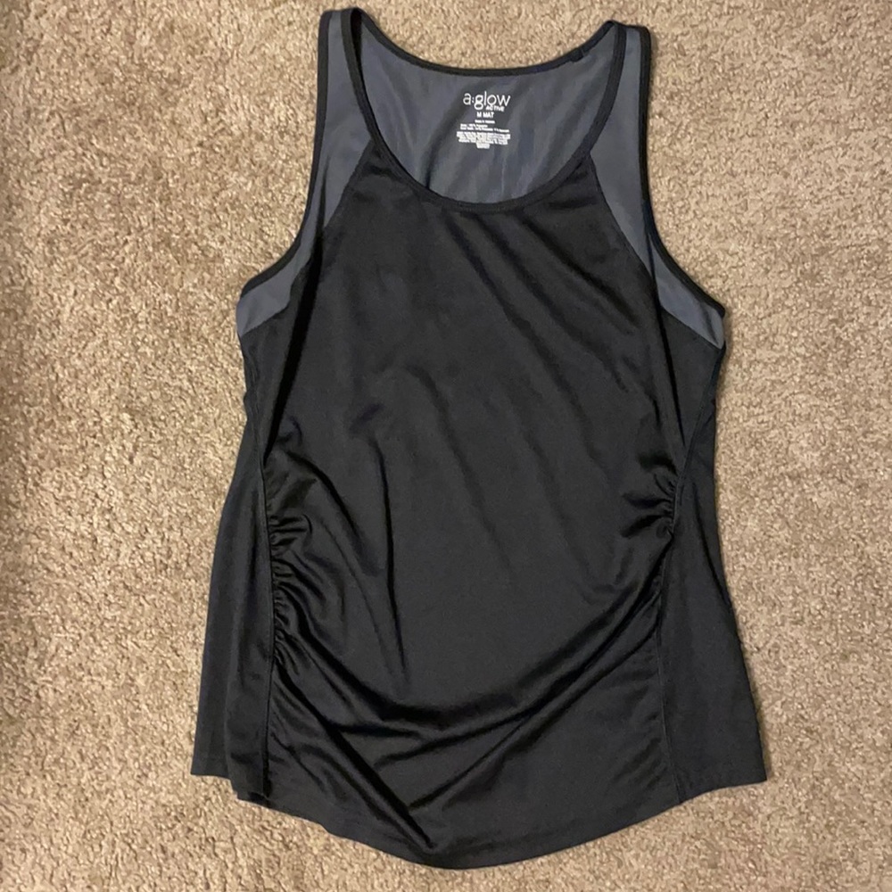 Womens A:glow maternity workout tank. EUC. Black/grey. Size medium. Ruched front